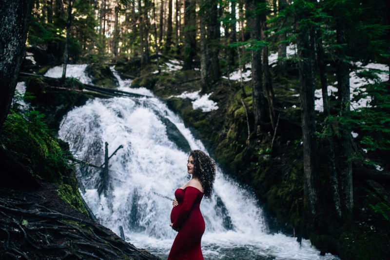 https://www.shuttergramportraits.com/wp-content/uploads/2017/09/Waterfall-Maternity-Mt-Hood-jpg-0004-800x533.jpg