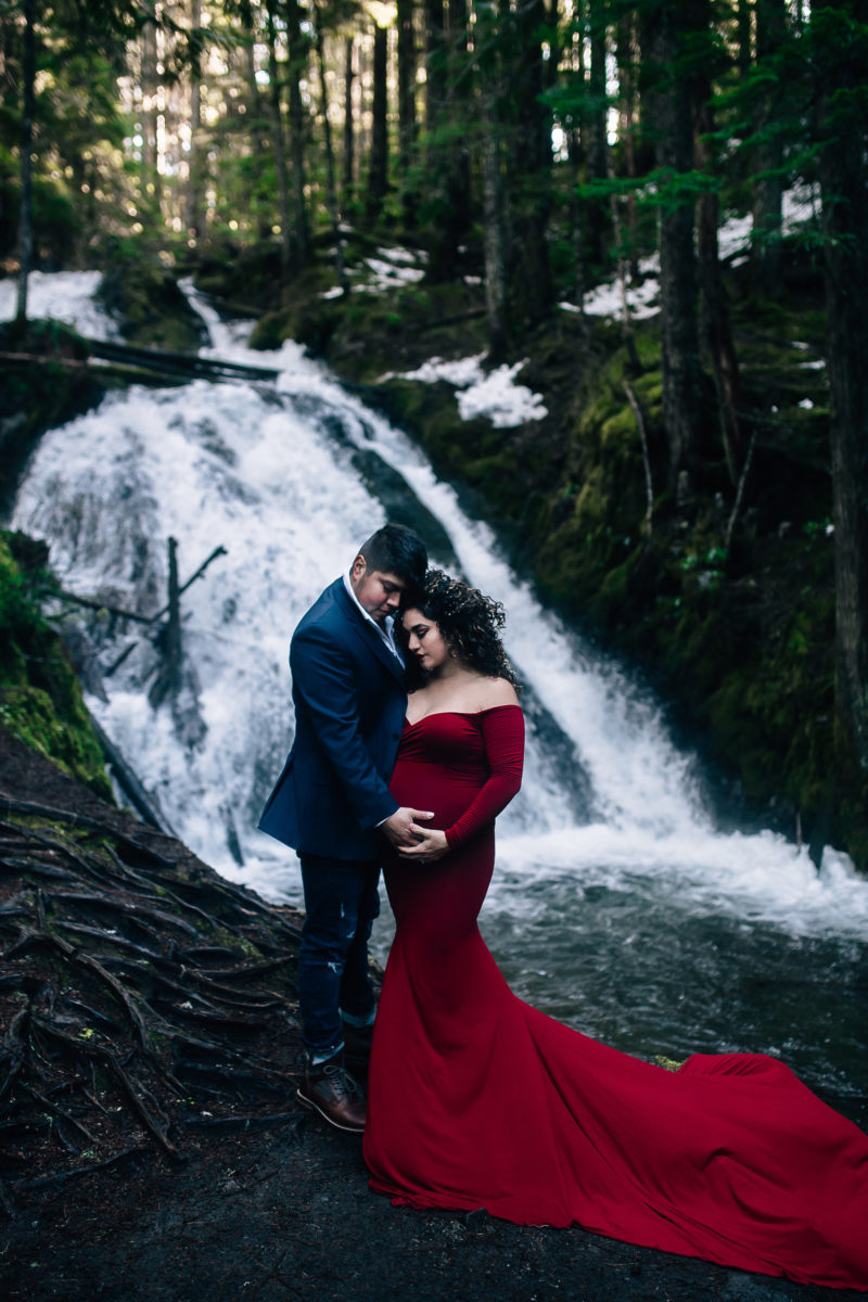 https://www.shuttergramportraits.com/wp-content/uploads/2017/09/Waterfall-Maternity-Mt-Hood-jpg-0017-800x1200.jpg