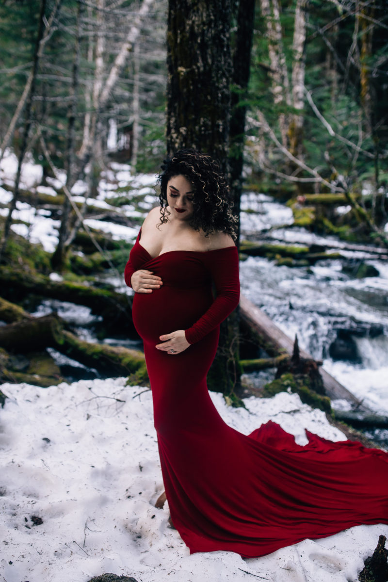 https://www.shuttergramportraits.com/wp-content/uploads/2017/09/Waterfall-Maternity-Mt-Hood-jpg-0025-800x1200.jpg